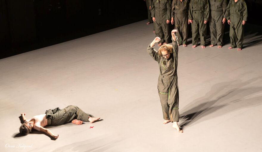 A picture from the production 